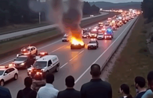 HIGHWAY Horror! TRUCK Breaks Down On The Road! HIGHWAY Horror! TRUCK Breaks Down On The Road!