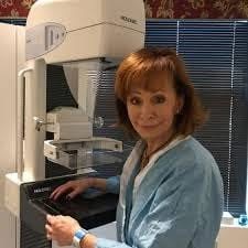 Reba McEntire Hospitalized in Critical Condition… Reba McEntire Hospitalized in Critical Condition…